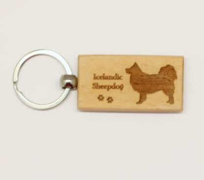 Icelandic Sheepdog Wood Keychain